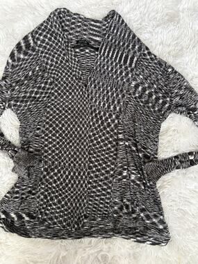 Apt. 9 Women’s L Black/white Rayon Blend Cardigan Wrap Sweater. Soft, Cute